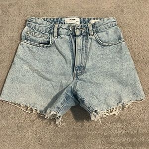 Cute Cotton On denim shorts!